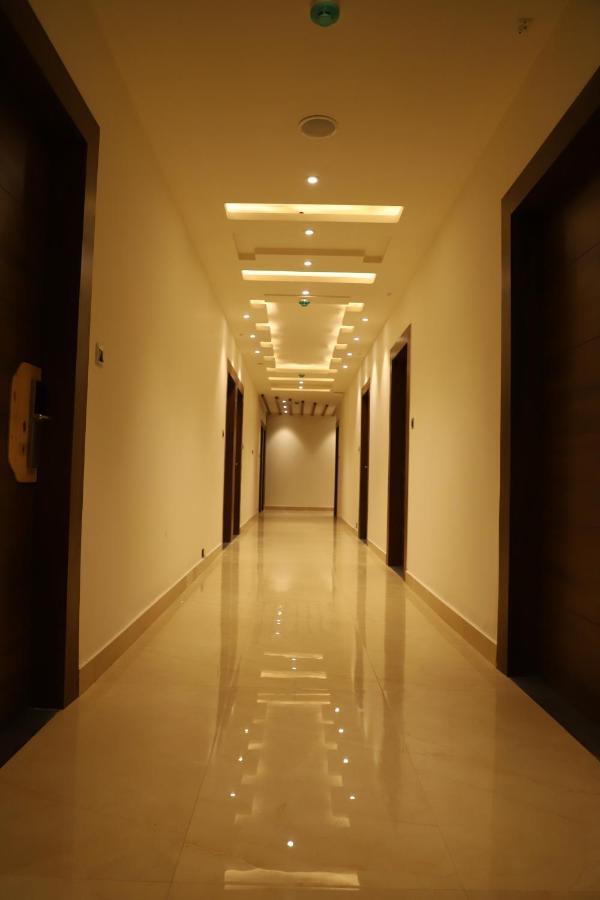 Hotel Emperio Grand 勒克瑙 外观 照片