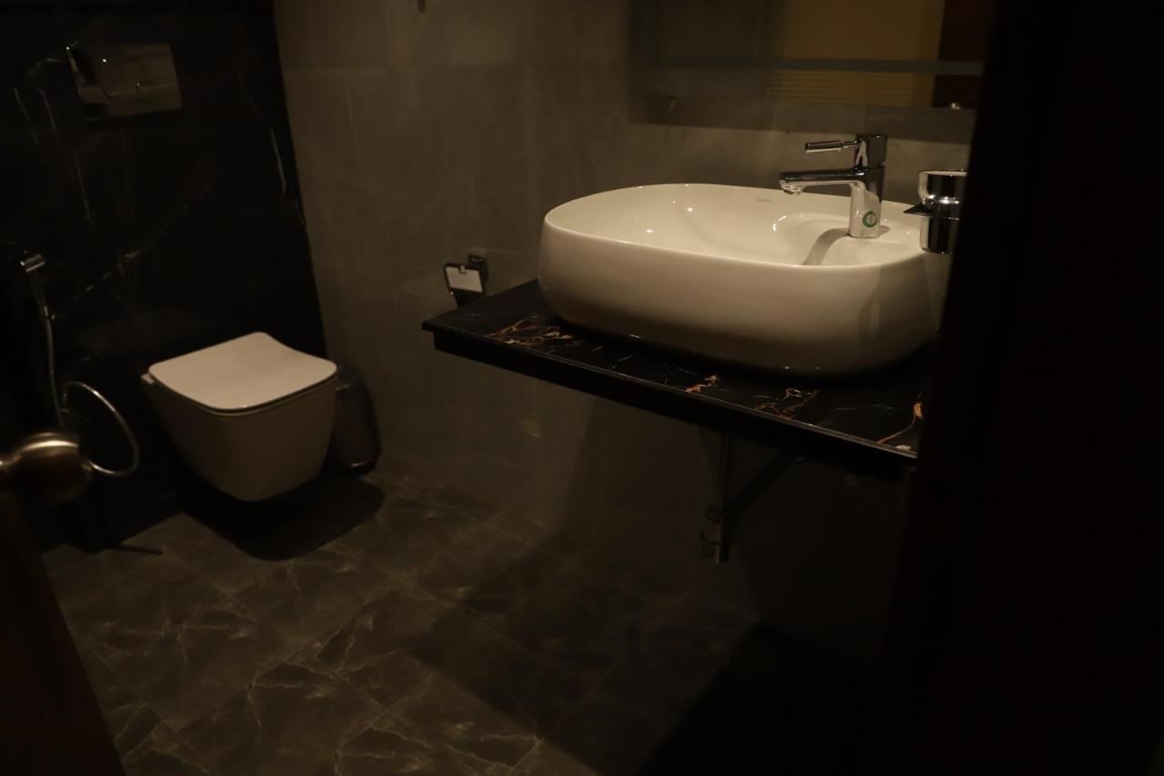 Hotel Emperio Grand 勒克瑙 外观 照片
