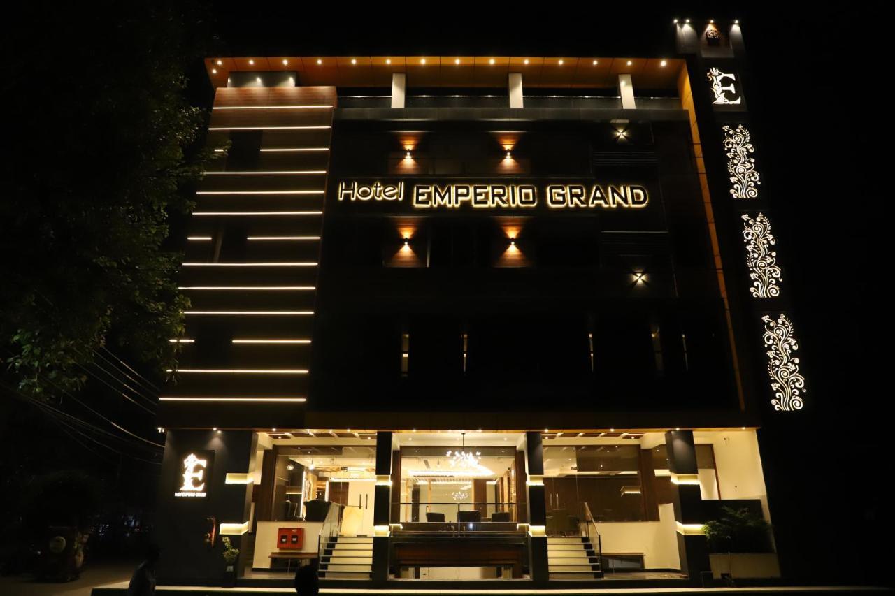 Hotel Emperio Grand 勒克瑙 外观 照片