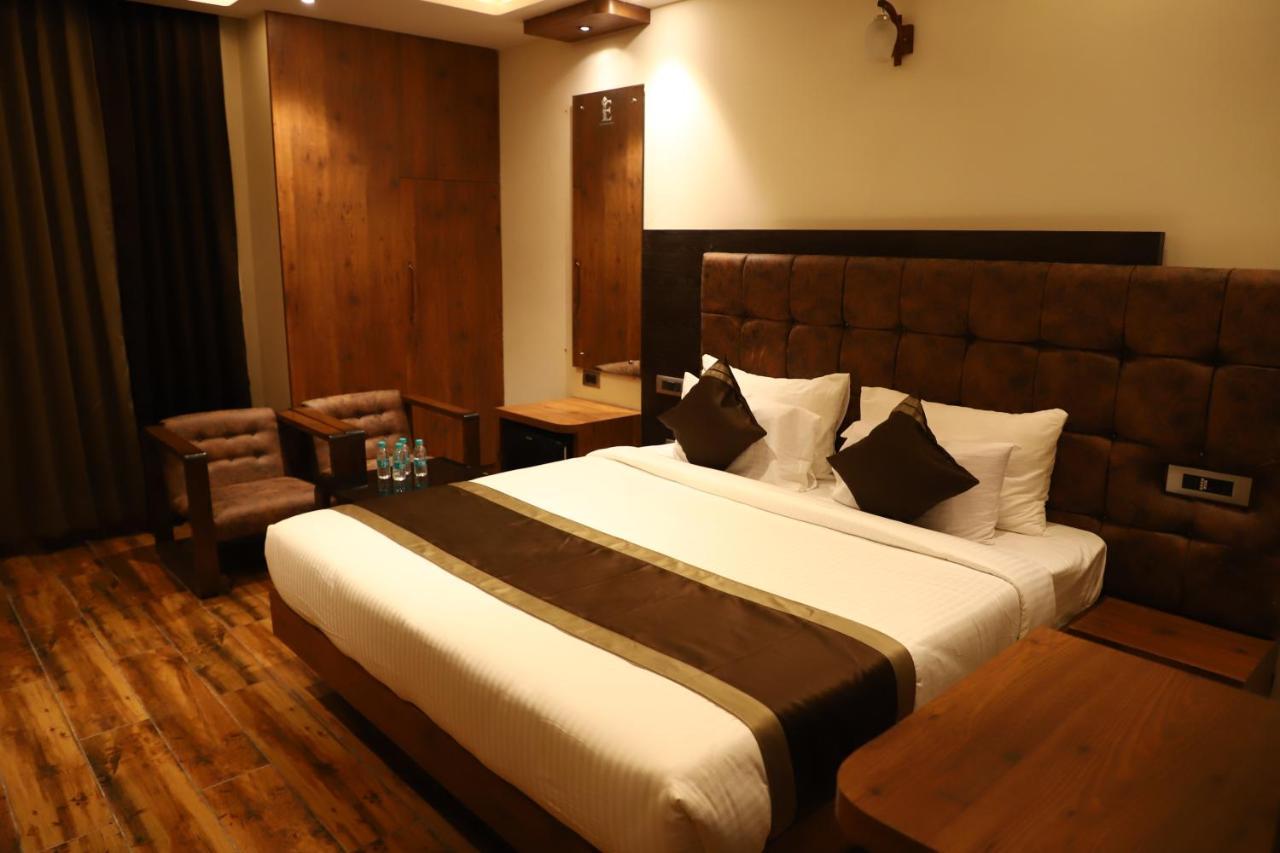 Hotel Emperio Grand 勒克瑙 外观 照片
