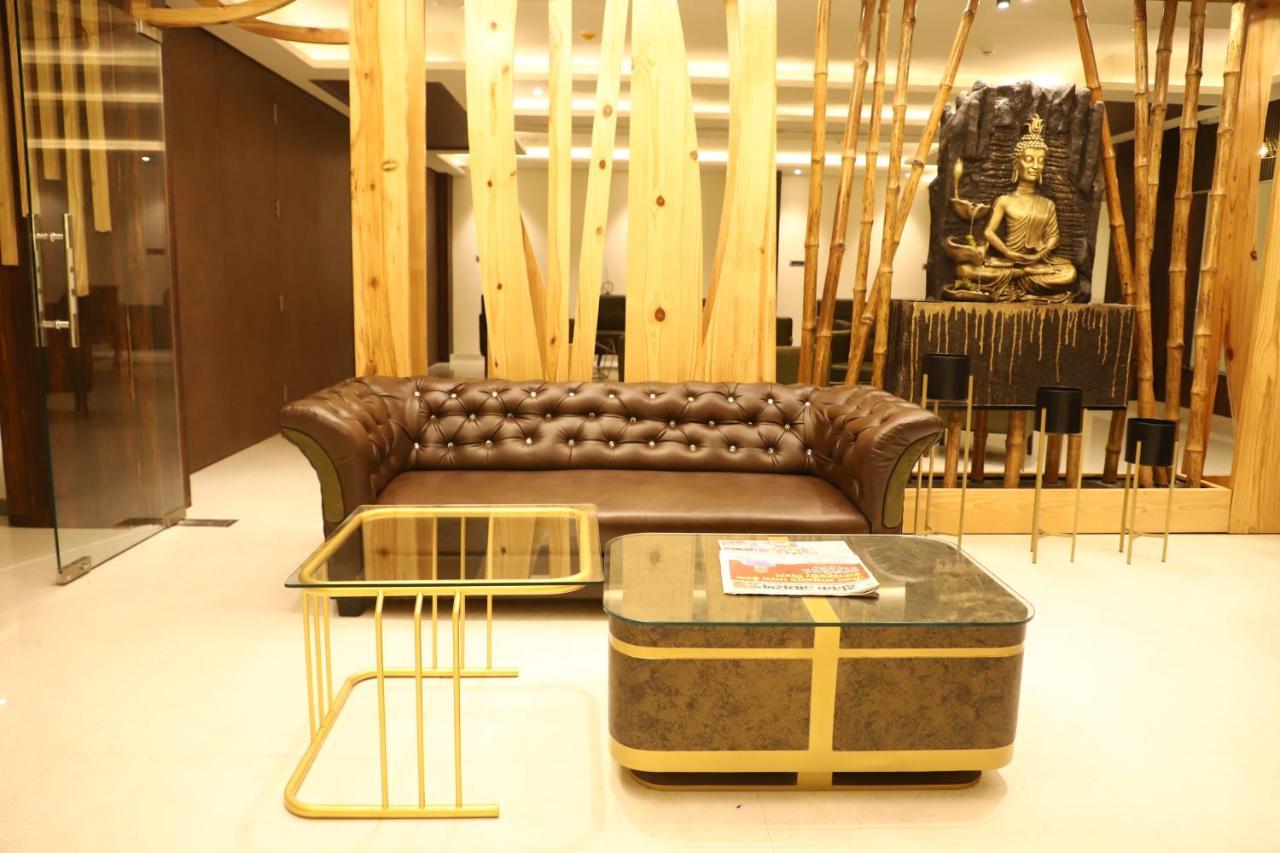 Hotel Emperio Grand 勒克瑙 外观 照片
