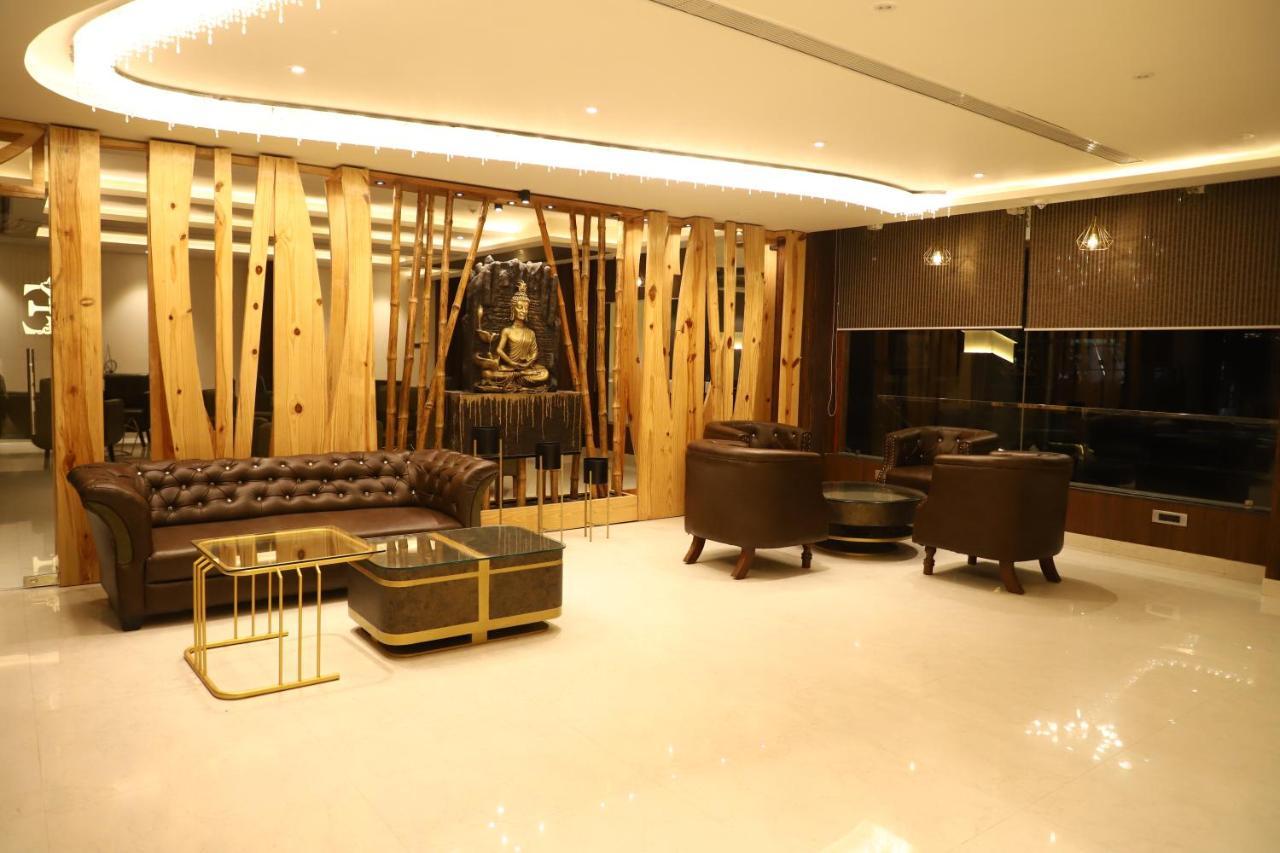 Hotel Emperio Grand 勒克瑙 外观 照片