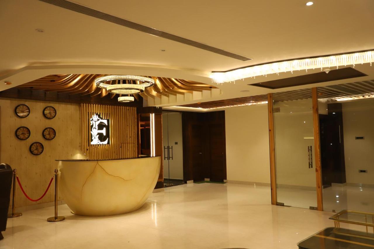 Hotel Emperio Grand 勒克瑙 外观 照片
