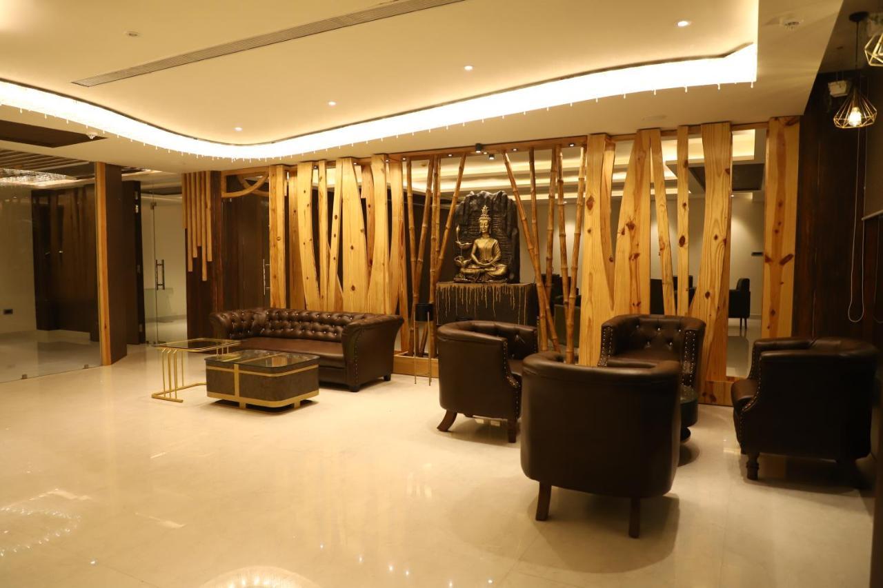 Hotel Emperio Grand 勒克瑙 外观 照片